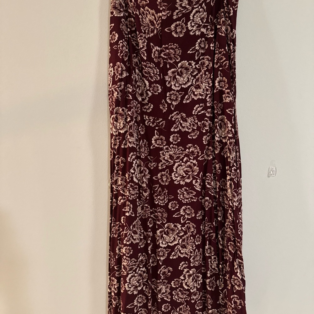 Abbeline Burgundy Floral High-Low Skirt - Picture 7 of 7